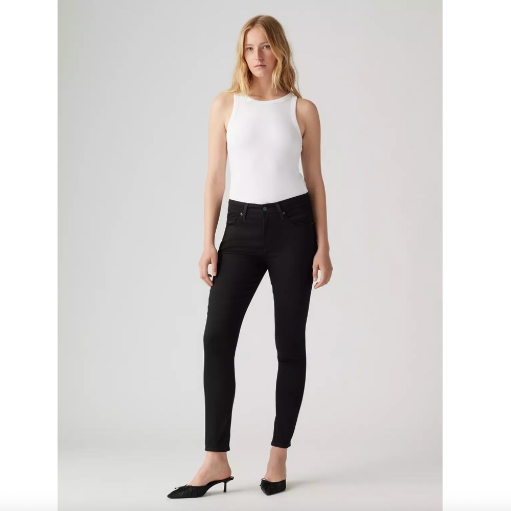 Levi’s 721 High Rise Skinny Jeans – Black – Size 28